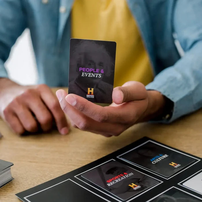 Dyce Games - HISTORY TRIVIA GAME | ON-THE-GO EDITION: Tuck Box