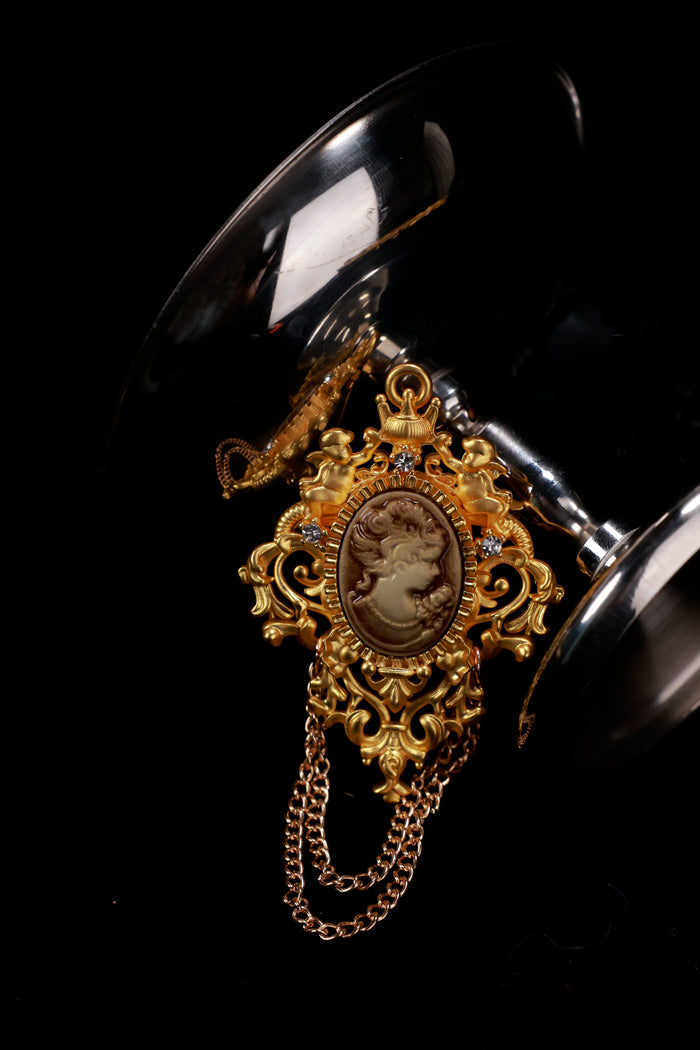 Grape Grinda Brooch