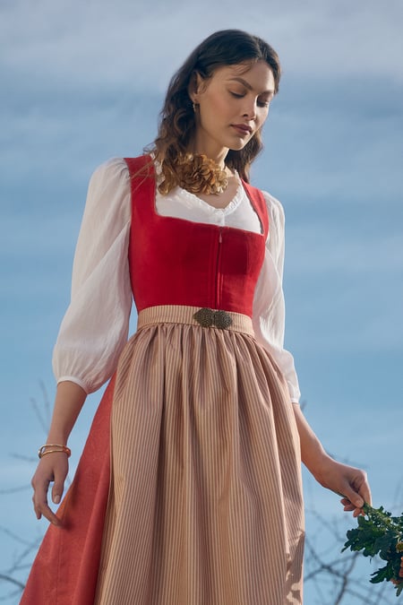 Julia Trentini Angelika Dirndl - view 4