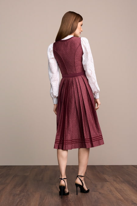 Julia Trentini Ulrike Dirndl - view 3