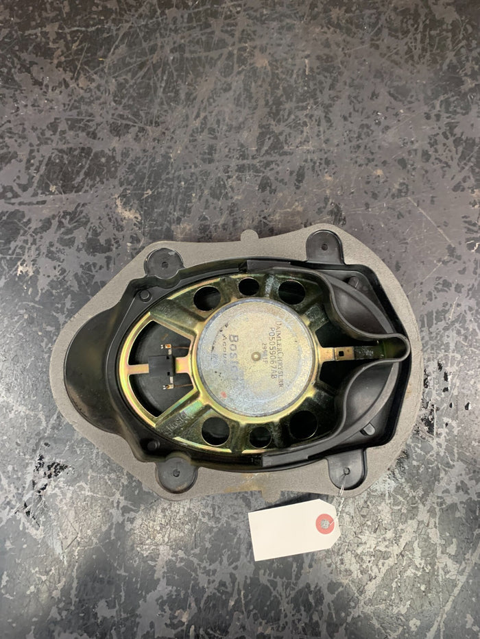 2005-2006 CHRYSLER 300 FRONT RIGHT PASSENGER DOOR SPEAKER OEM 05059067AB