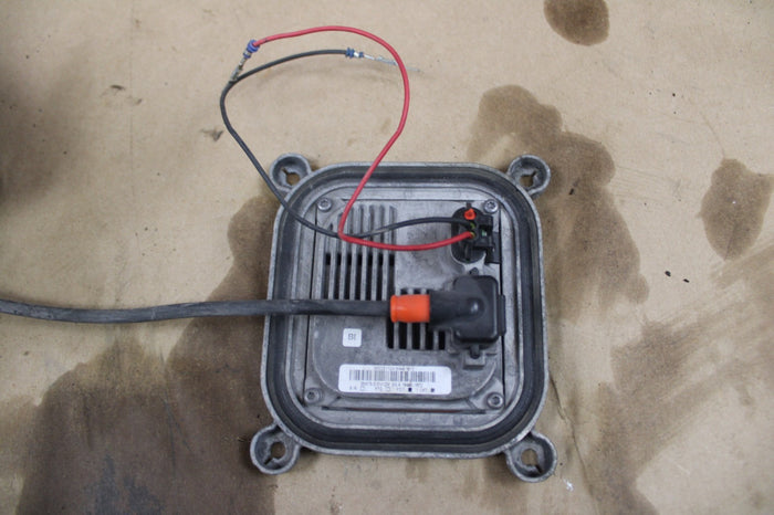 2008-2014 Dodge Challenger Xenon HID Ballast Projector Module Bulb Assembly OEM