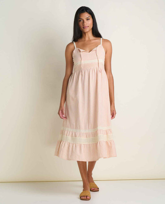 msg:Araya is 5'9" and is wearing a size small.
