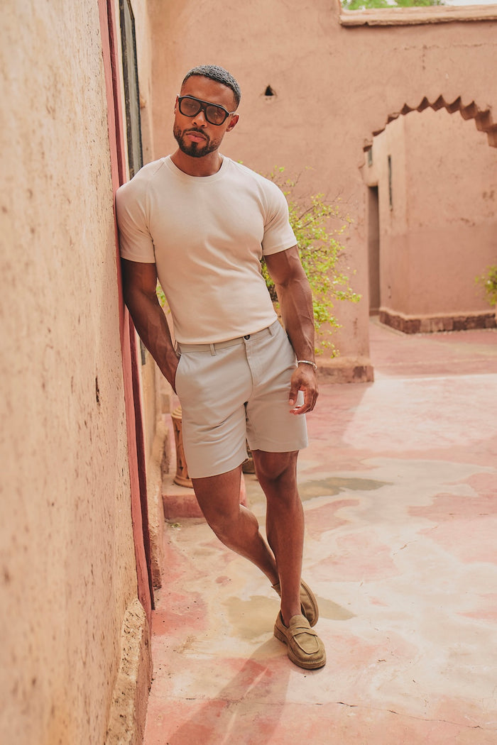 Athletic Fit Stretch Chino Shorts 7" in Pale Grey