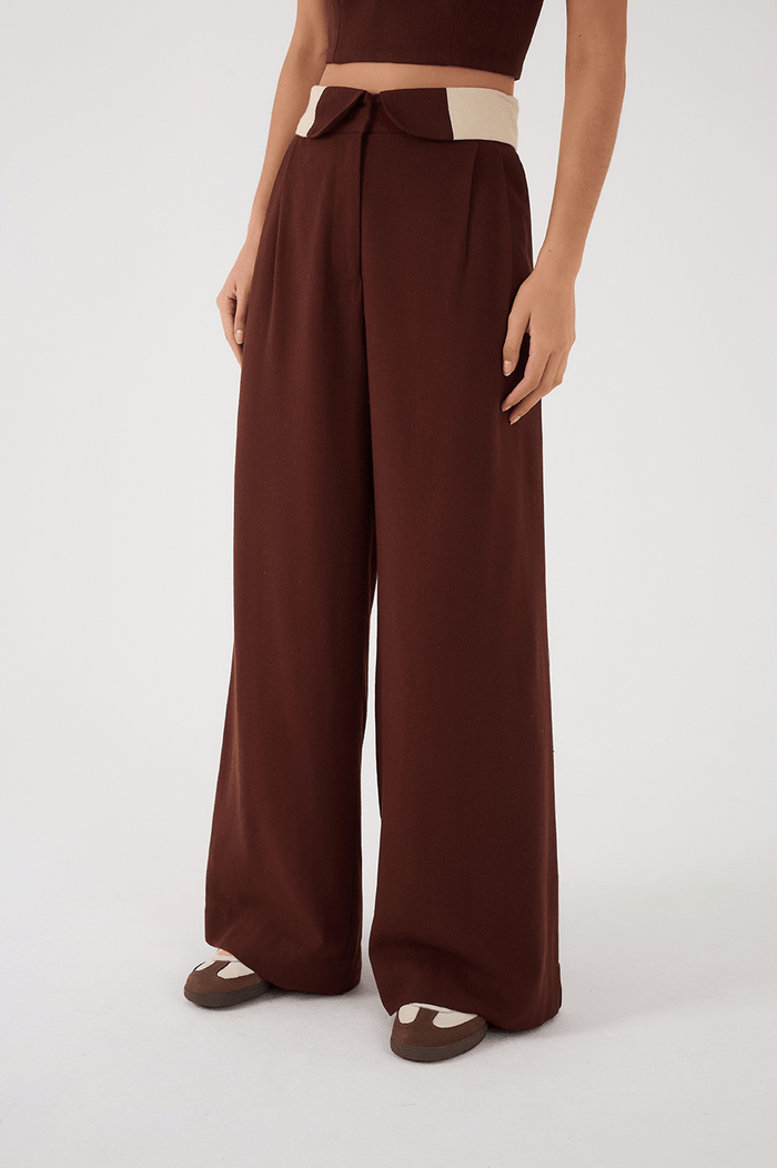 Brown And Off-White Flipped Waistline Side Pockets Linen Pants_4