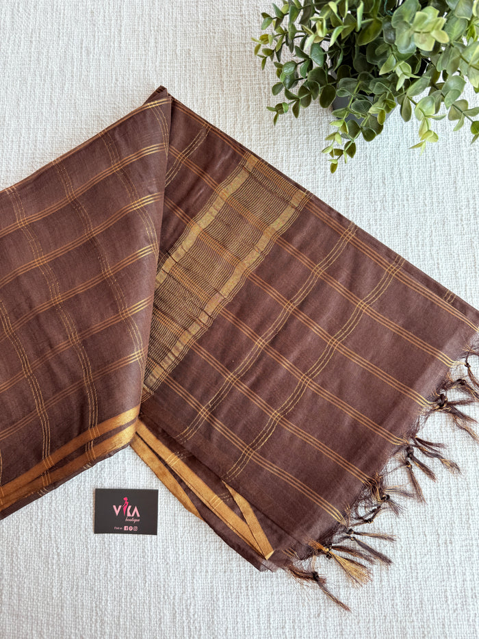 Checked Art silk saree with blouse