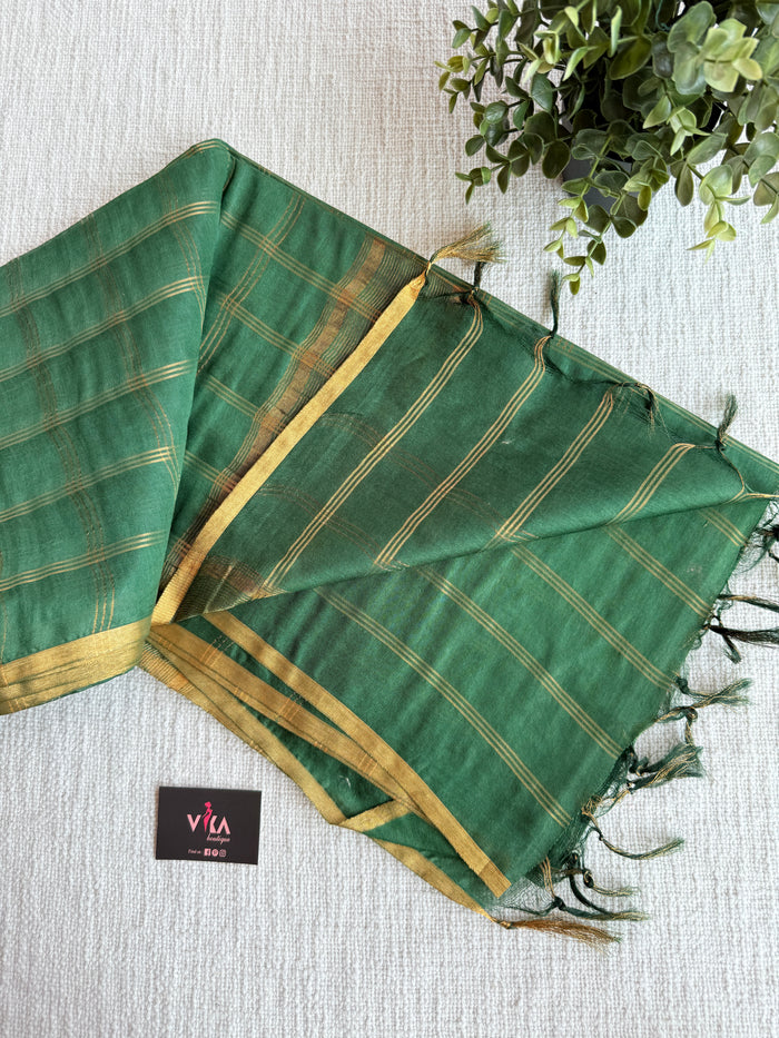 Checked Art silk saree with blouse