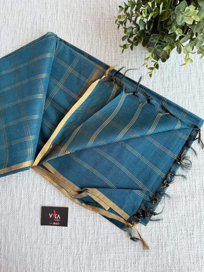 Checked Art silk saree with blouse