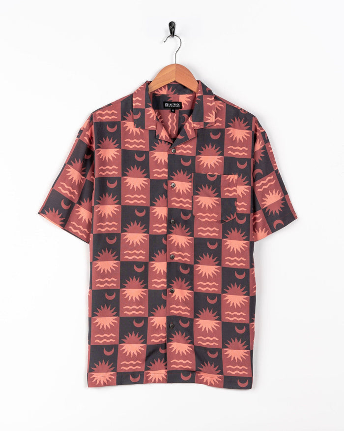 Equinox Mens Revere Shirt in Grey/Coral