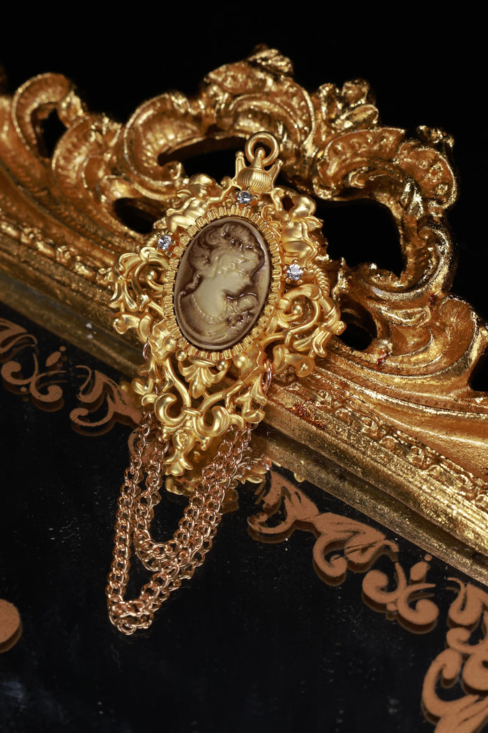 Grape Grinda Brooch
