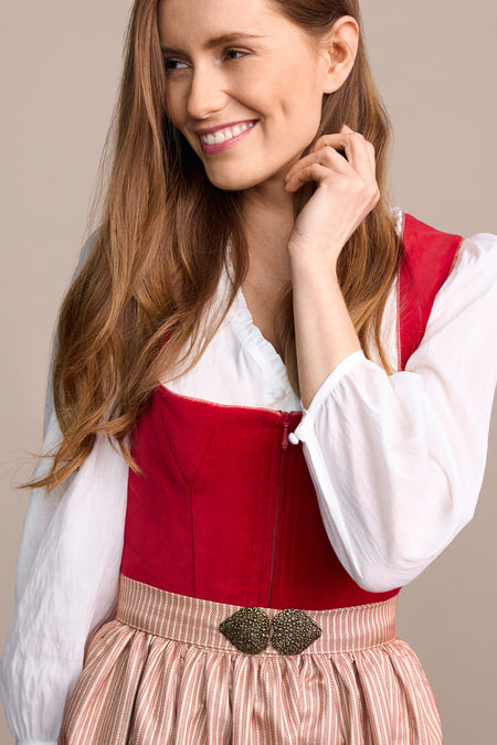 Julia Trentini Angelika Dirndl - view 2
