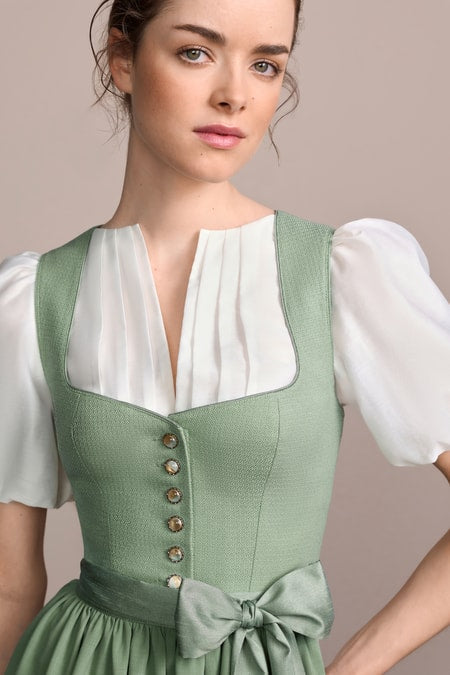 Julia Trentini Gitta Dirndl - view 2