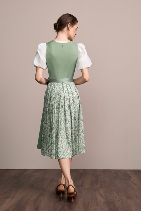 Julia Trentini Gitta Dirndl - view 3