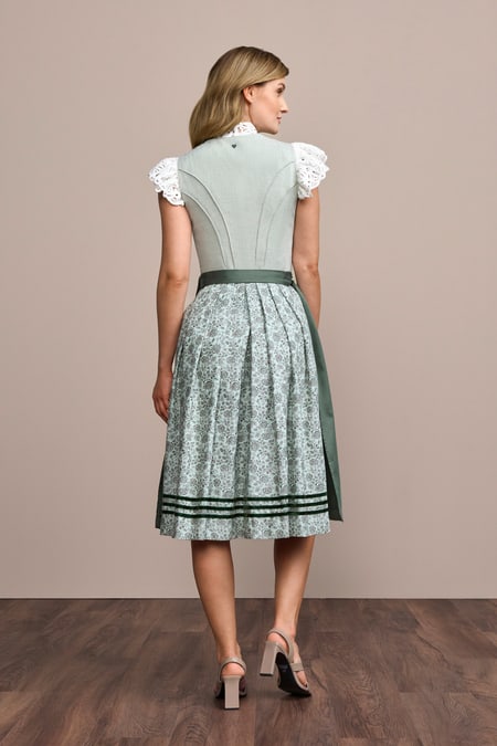 Julia Trentini Helen Dirndl - view 3