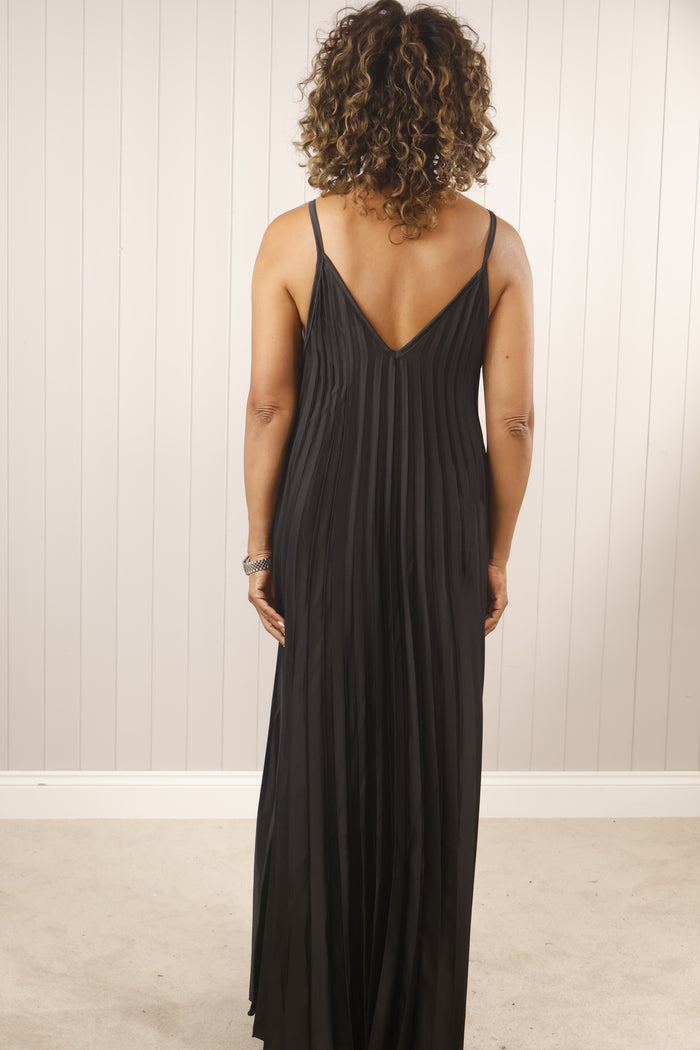 Nancy Pleat Dress Black