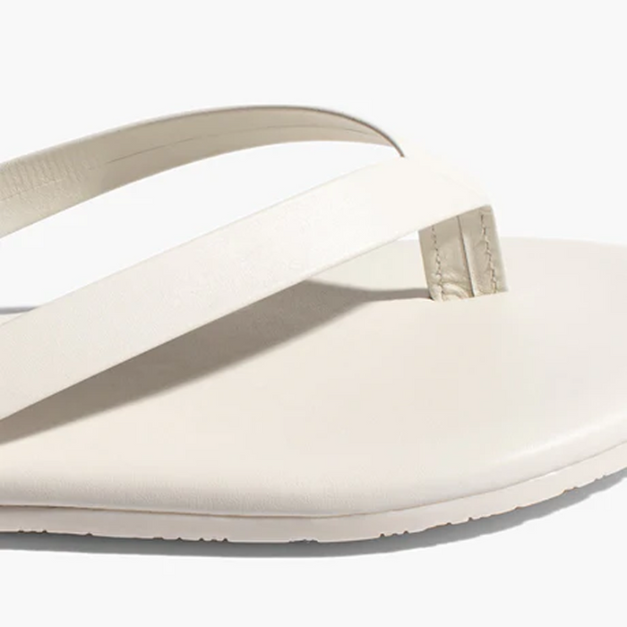 tkees cream boyfriend flip flop